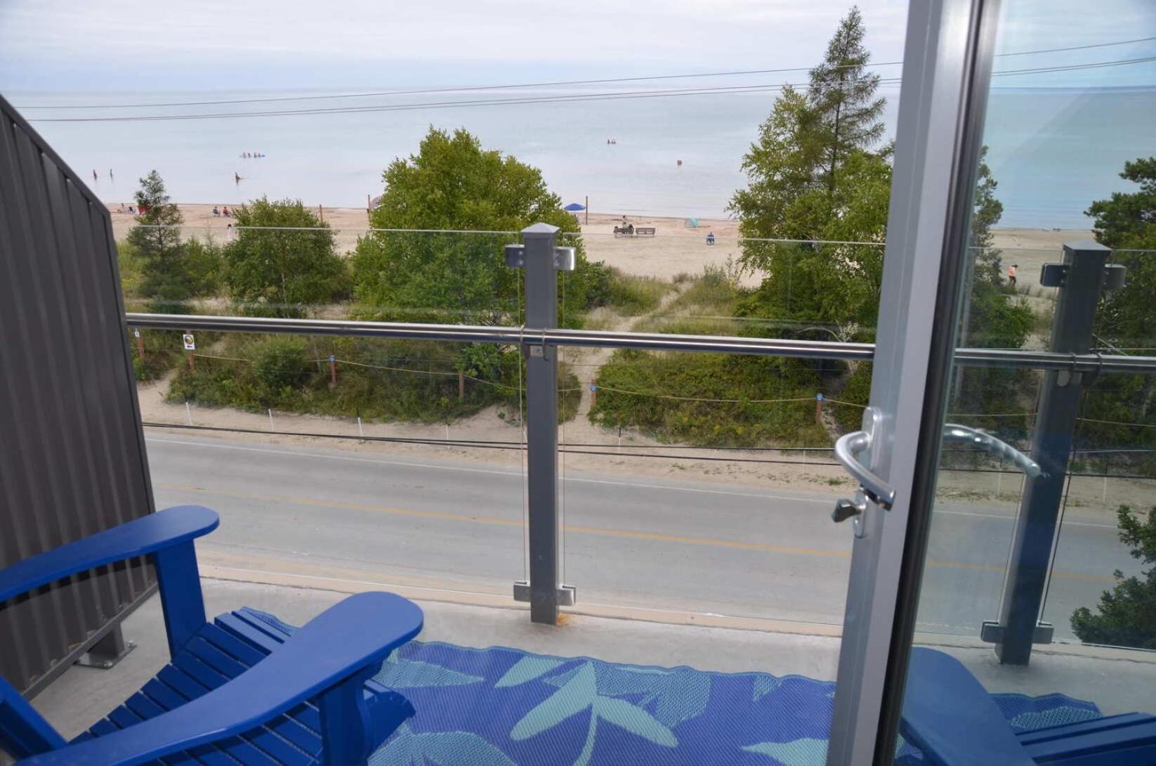 The Sands Hotel Sauble Beach Bagian luar foto
